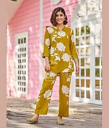 VIBE VISION Women Printed Top With Trousers Co-Ord Set ( Olive )