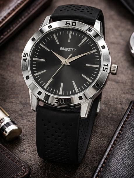 Black Dial Classic Design with Black Silicone Strap Ana...
