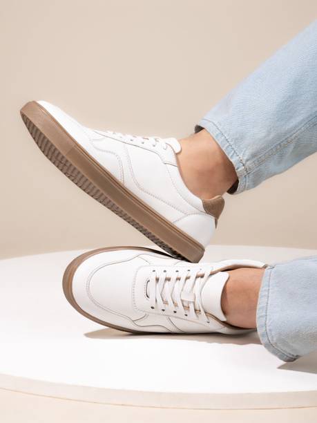 Roadster Men White Casual Sneakers Sneakers For Men