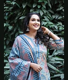Rajnandini Women Cotton Blend Printed Straight Kurti With Pants ( Multicolor )