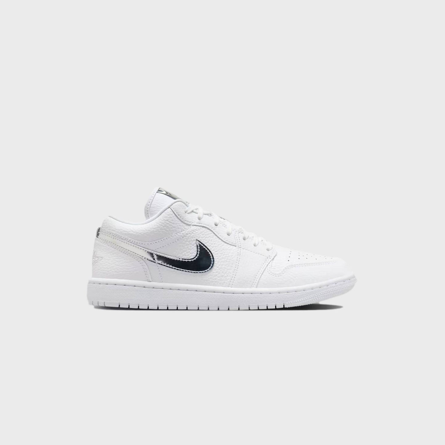Jordan WMNS Air Jordan 1 Low SE - White / Metallic Silver
